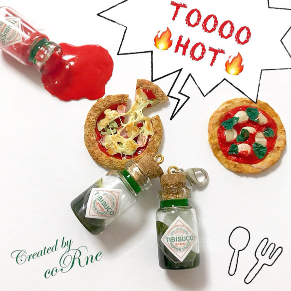 激辛ハラペーニョ ”TABASCO 緑のタバスコ ガラスボトル” ミニチュア チャーム/イヤホンジャック＊再販×2 2枚目の画像