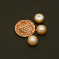 【4個入り】淡水パール、片穴真珠、イヤリングパーツ、ボタン、小粒、9㎜、ピーチ/PL-F06-FP 2枚目の画像
