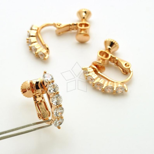 2個入り（1ペア）】キュービックジルコニア、ネジバネ式イヤリング