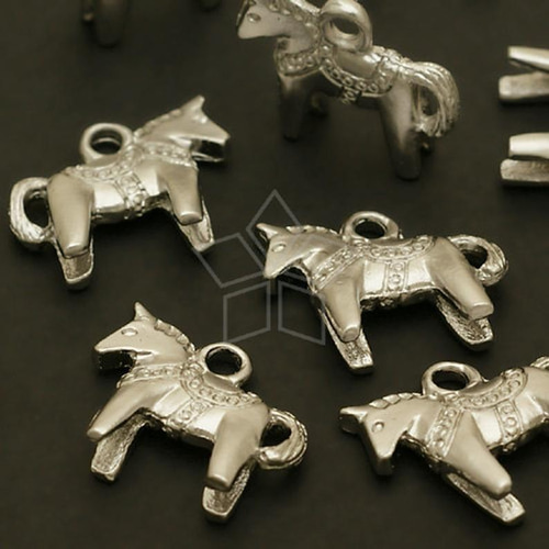 4個入り】立体感、馬ペンダント、回転木馬ペンダント、遊園地、動物