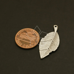 【4個入り】落ち葉ペンダント、リーフのチャーム、葉っぱ、幸運のネックレス、マットシルバー/PD-268-MS 2枚目の画像