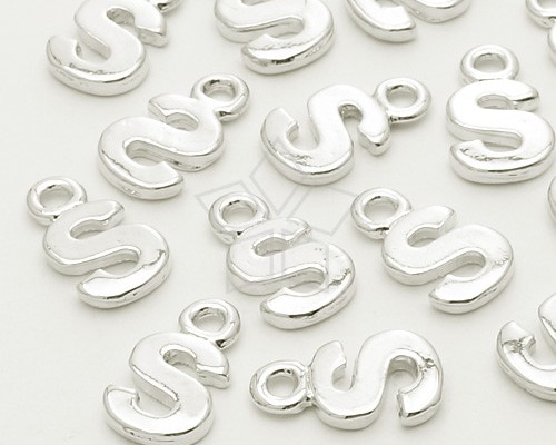 4個入り】イニシャル(S)チャーム、アルファベット、大文字A～Z