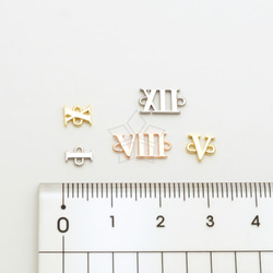 【2個入り】両丸カン付き、ローマ数字チャーム、誕生日、記念日、アルファベット、ゴールド／INS-845-GD 4枚目の画像
