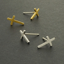 【2個入り（1ペア）】十字架ピアス、クロス、キリストイヤリング、925シルバ―芯、シルバー/E025-OR 2枚目の画像