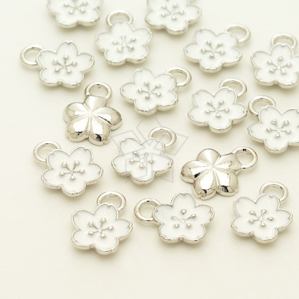 [2個入り]ホワイトエナメルカラー桜・花チャーム、シルバーフラワーペンダント、パーツ／PD-1256-OR 1枚目の画像