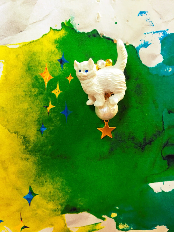 子猫の星屑スタッドピアス 2枚目の画像