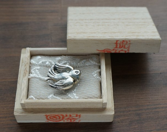 小鳩の帯留(ペンダントトップ）　silver925　三分四分紐用 5枚目の画像