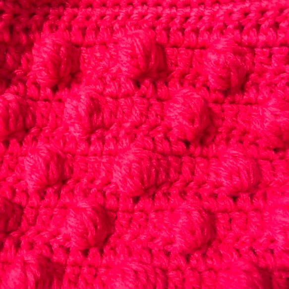 【再値下げ】《送料無料》濃いピンクの玉編み毛糸バッグ 2枚目の画像