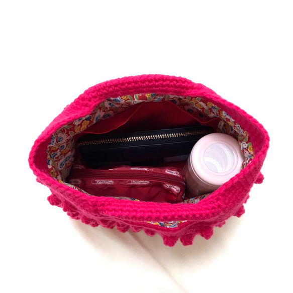 【再値下げ】《送料無料》濃いピンクの玉編み毛糸バッグ 4枚目の画像