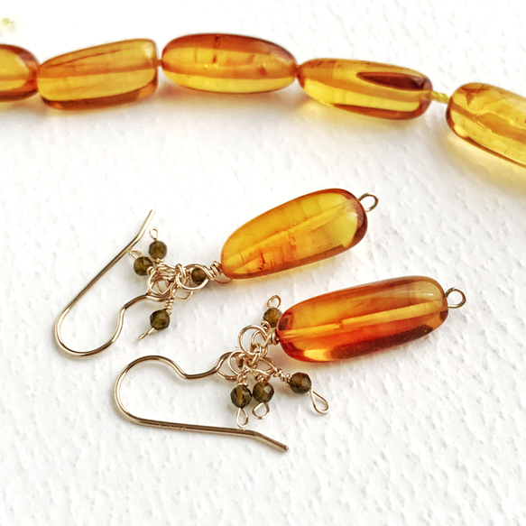 【JORIE】BALTIC AMBER × OBCIDIAN earrings 2枚目の画像