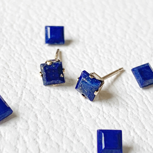 【JORIE】 星空プラネタリウムLAPIS LAZULI square earrings（4mm/4爪）刻印あり　 8枚目の画像