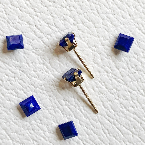 【JORIE】 星空プラネタリウムLAPIS LAZULI square earrings（4mm/4爪）刻印あり　 9枚目の画像