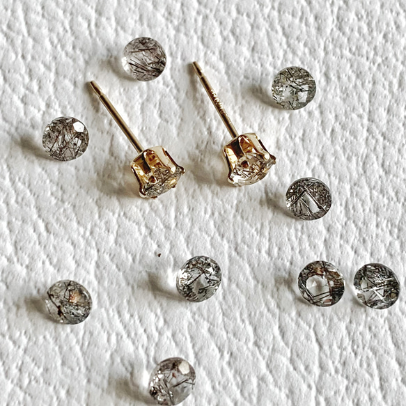 【JORIE】14kgf ブラックルチルクォーツ　earrings（4mm/6爪）刻印あり 5枚目の画像