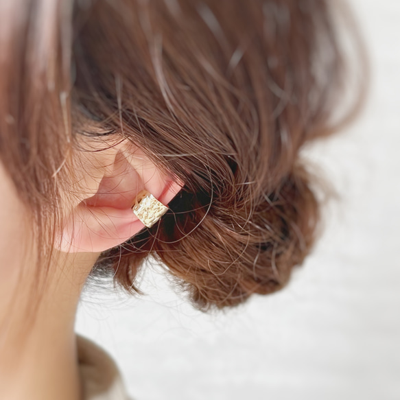 【JORIE】MOON SURFACE Ear cuff 1枚目の画像