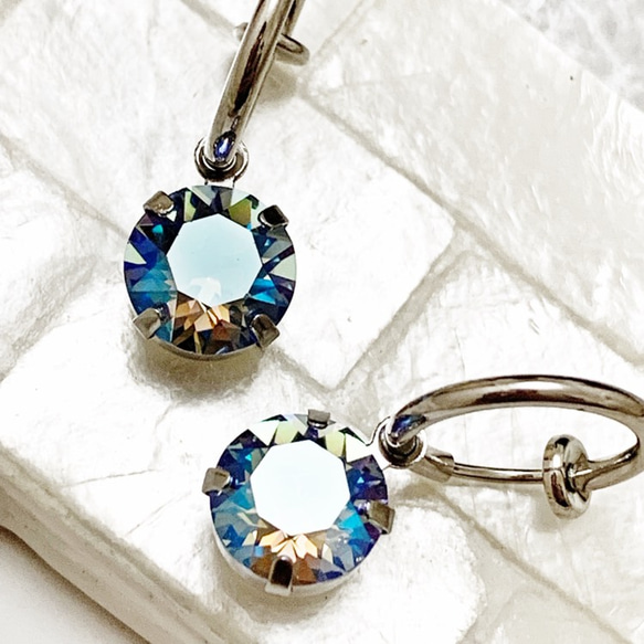 Swarovski circle summer night earring 2枚目の画像