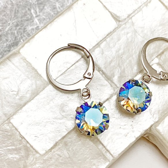 Swarovski circle summer night ピアス 3枚目の画像