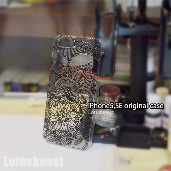 [iPhone5/ハードケース]シックな花モチーフヘナアートスマホケース★メヘンディ★ヘナタトゥー★1点物 2枚目の画像