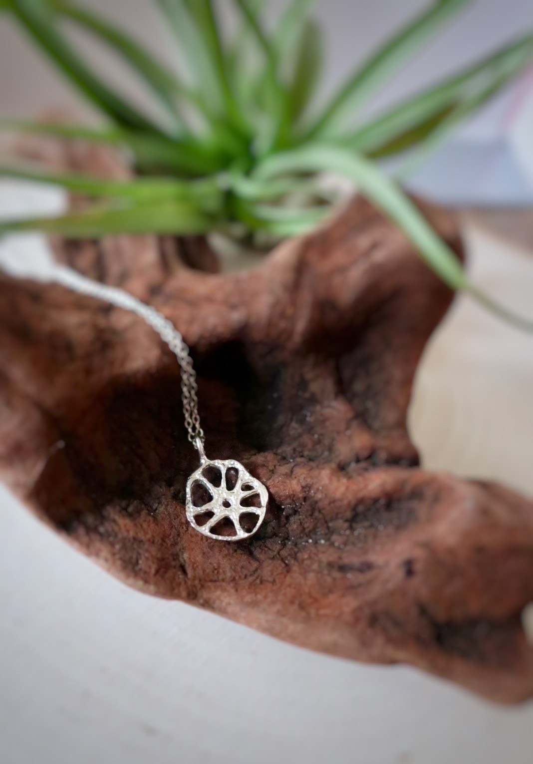 れんこん（SS）シルバーのれんこん。輪花梨の人気「れんこん」シリーズ。シルバー925のネックレス。