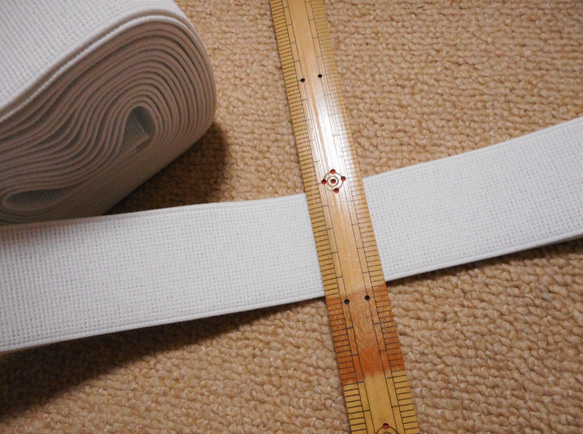 1点のみ☆平ゴム５ｍ（幅約4.5cm白）衣類、小物、布団・ベッドマット・学校用品 3枚目の画像