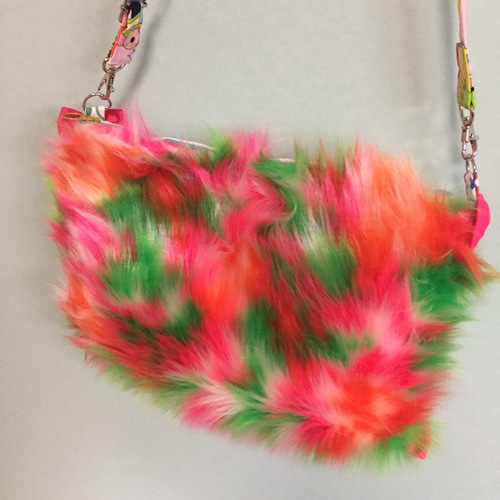 ビンテージシーツリメイク☆レインボーファーのショルダーバッグ  