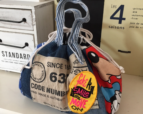 USEDデニム×ビンテージエプロン×本革リメイク　巾着バッグ 0_10dafcb8a8d1ee4e0d4d324bdd2f