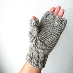 ベビーアルパカ&ウールのあったか手袋(指なしミトン・グレージュ) 4枚目の画像