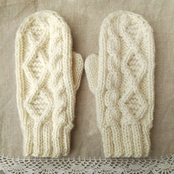 ベビーアルパカ&ウールのあったか手袋(ミトン・ミルク) 1枚目の画像