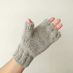 ベビーアルパカ&ウールのあったかシックな手袋(指なしミトン・グレージュ) 4枚目の画像