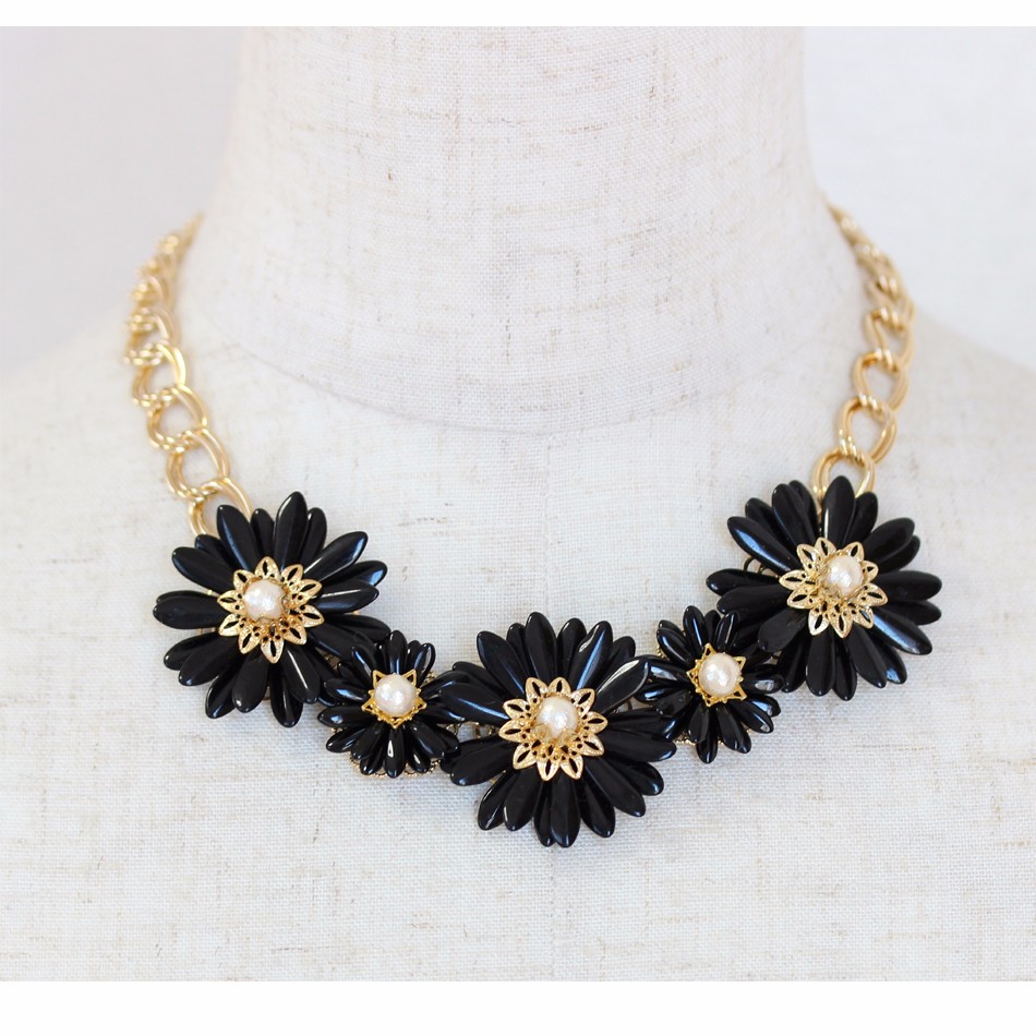 チェコフラワーデザインネックレス（ジェット）