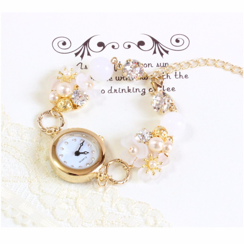 「受注生産」ドイツ製フラワー＆ホワイトオパールブレスレットウォッチ