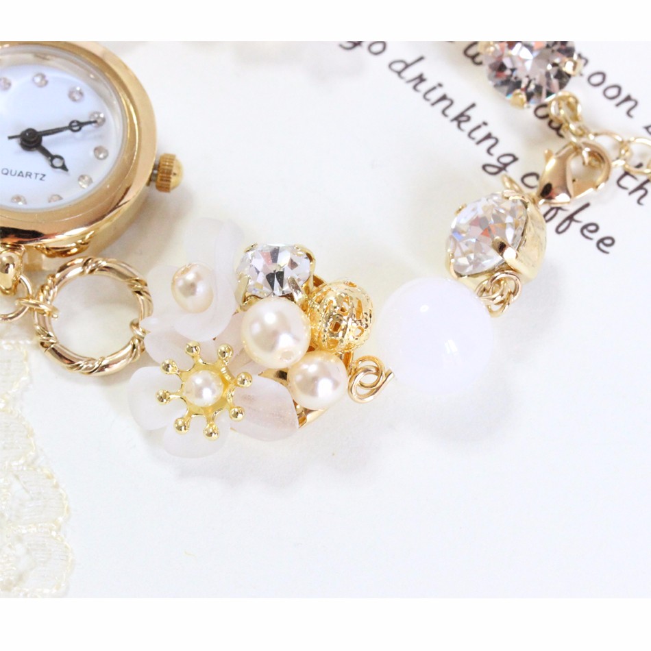 「受注生産」ドイツ製フラワー＆ホワイトオパールブレスレットウォッチ