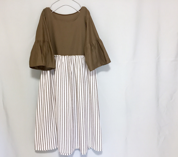 顯瘦的條紋連衣裙❸ Hafurinen切換自然風連衣裙【定做】 第4張的照片