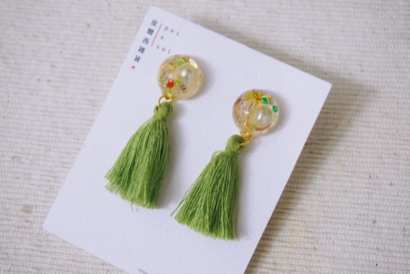 皮爾西雑貨 ピアス － 春天 透明感の彩半球と綠色蘇蘇 耳釘 耳環 耳夾 第1張的照片