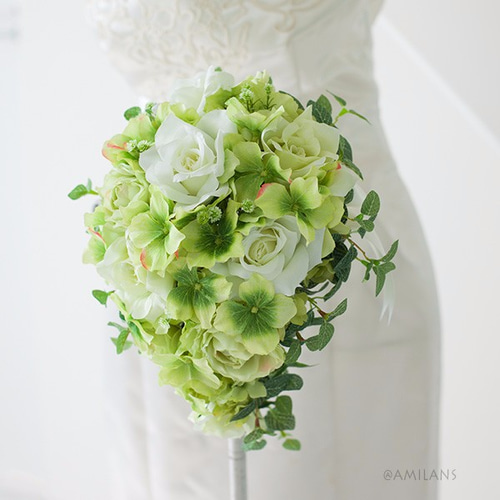 ナチュラルグリーンのキャスケードブーケ アーティフィシャルフラワー  