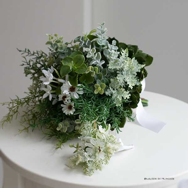 【ブートニア付き】生花のようなナチュラルグリーンのクラッチブーケ 造花 アーティフィシャルフラワー 前撮り 挙式 二次会