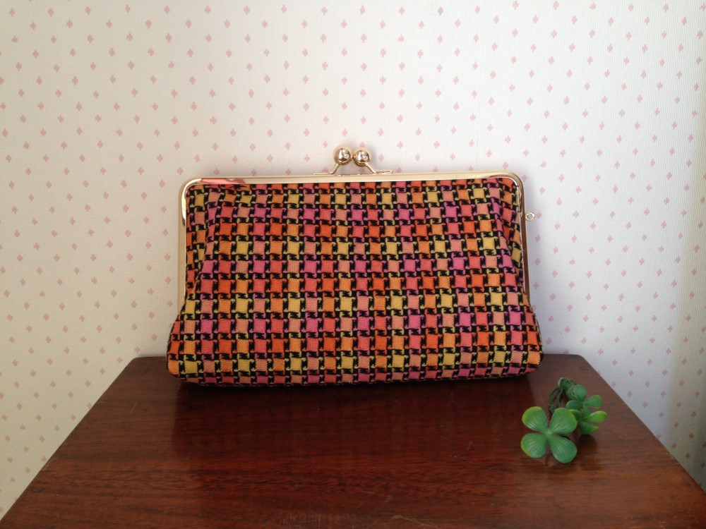 大容量のがま口長財布　あったかツイードチェック