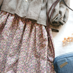 リバティ【ウインターベリー】タックとほどよいギャザーの裏地つき