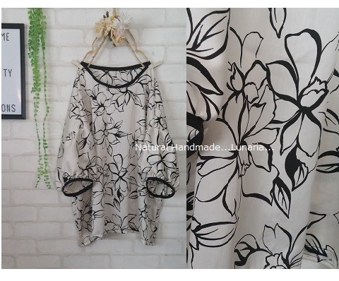 ♡モノトーン　クラシカル花柄ホワイト♡パフ袖ブラウス♡