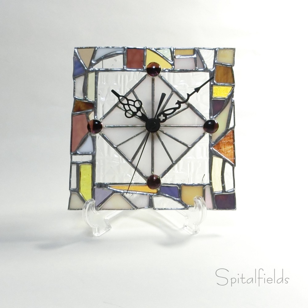 ＊一点もの＊　壁掛け・置き型兼用　ステンドグラスの時計M　17cm角（ベージュ・紫_S55） 5,950円