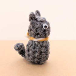 "mini neko" ミニネコ　グレー　毛糸で編んだ小さなネコ 3枚目の画像