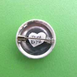 くるみボタンのバッジ(ヒゲおじさんネコ) 2枚目の画像