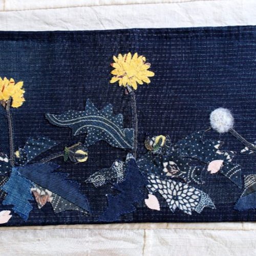 たんぽぽりんページ ヴィンテージ着物の布絵 たんぽぽ 藍の型染 タペストリー