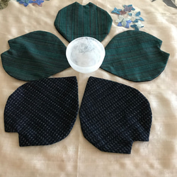 花弁コースター5枚セット　深緑の頃　会津木綿と久留米絣のコラボ 3枚目の画像