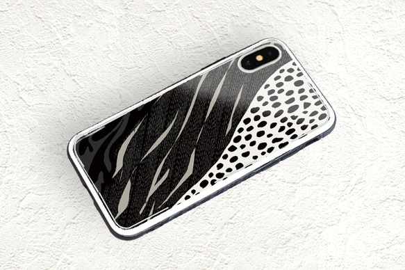 【受注製作】背面強化ガラス仕上げ　iPhone専用ケース『Black & White』 4枚目の画像