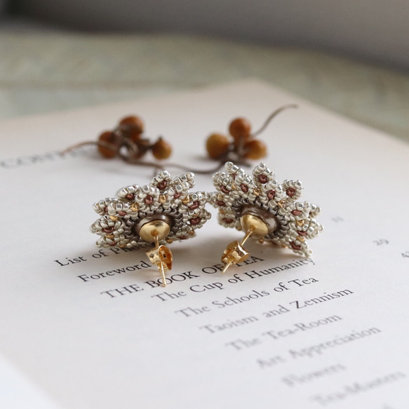 Margaret Beads Flower Earrings or 耳環（棕色） 第8張的照片