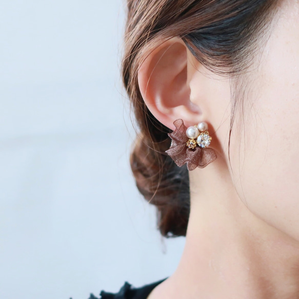 歐根蒂絲帶和珠寶穿孔耳環或耳環（棕色） 第2張的照片