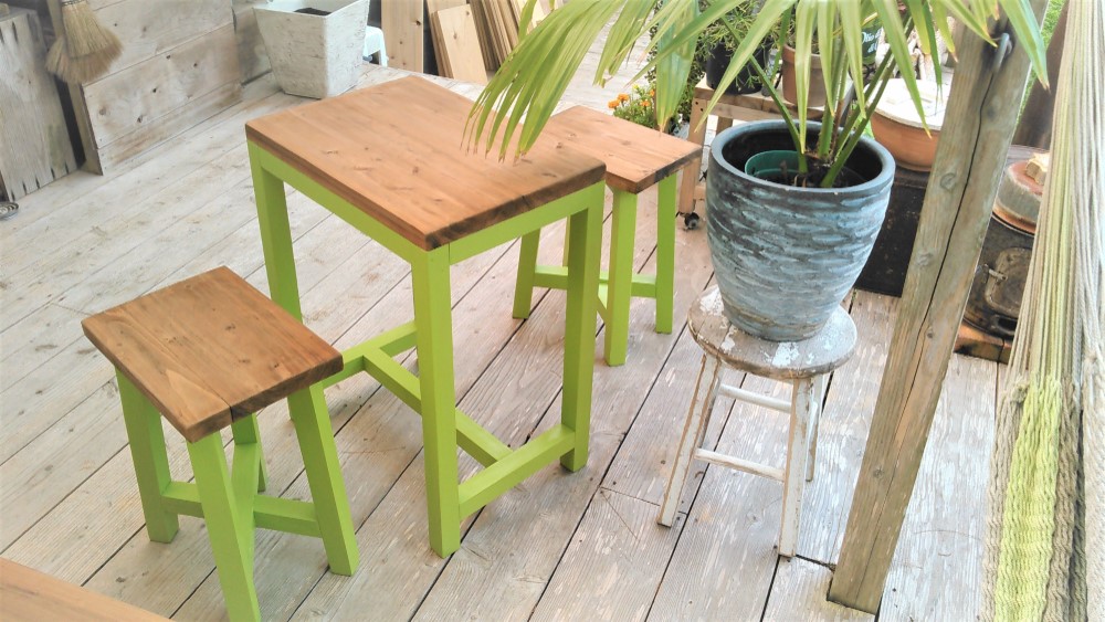 ◆◇テーブル＆椅子2脚セット　色変更可能