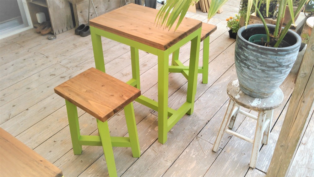 ◆◇テーブル＆椅子2脚セット　色変更可能