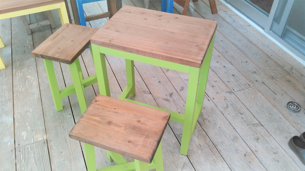 ◆◇テーブル＆椅子2脚セット　色変更可能