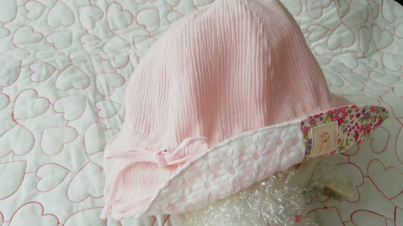 ベビーキッズ帽子♥レースと小花のピンク帽子♥ゴムリボンでサイズ調整できます 4枚目の画像